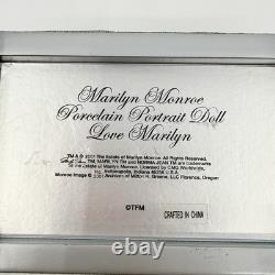 Marilyn Monroe Love Marilyn Porcelain Doll Franklin Mint Bench 2001 A3599
