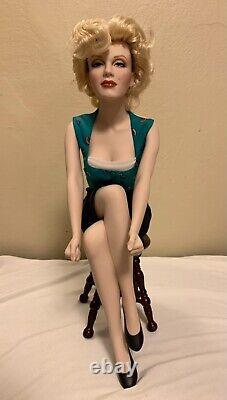 Marilyn Monroe Porcelain Doll Franklin Mint Unforgettable DISPLAY CASE INCLUDED