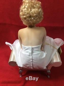 Marilyn Monroe Seated Porcelain Portrait Doll Bench Franklin Mint 2001