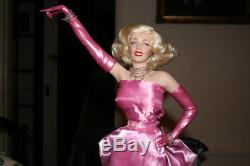 Marilyn Monroe porcelain Doll Franklin Mint New