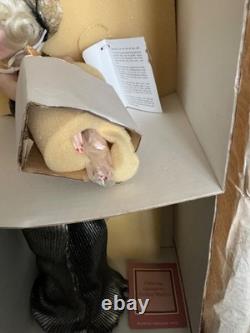 NIB Franklin Mint Glittering Glamorous Golden Marilyn Monroe Doll stand/shipper