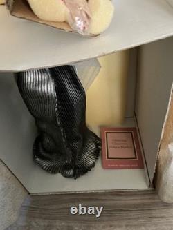 NIB Franklin Mint Glittering Glamorous Golden Marilyn Monroe Doll stand/shipper