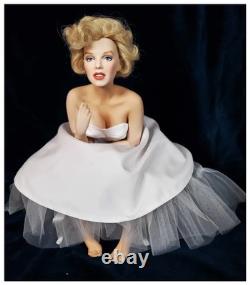 NIB Franklin Mint Marilyn Monroe Porcelain Doll Ballerina Seated Satin Bench