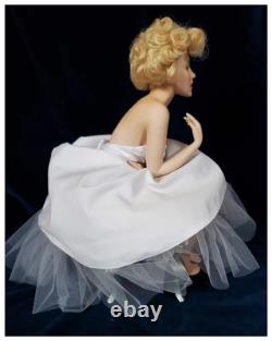 NIB Franklin Mint Marilyn Monroe Porcelain Doll Ballerina Seated Satin Bench