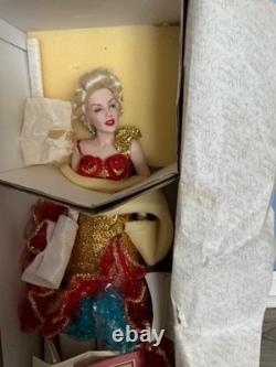 NIB Franklin Mint River of No Return Marilyn Monroe Doll withstand & Shipper