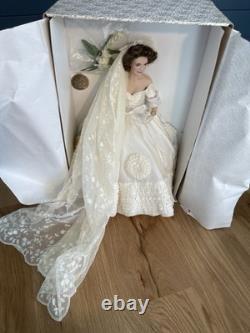 NIB The Jacqueline Kennedy Porcelain Heirloom Bride doll by Franklin Mint
