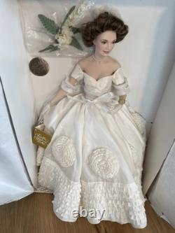 NIB The Jacqueline Kennedy Porcelain Heirloom Bride doll by Franklin Mint