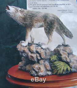 NIB WOLF PORCELAIN + WOOD BASE 11 1/2 x 9 1999 Price Was $295 FRANKLIN MINT