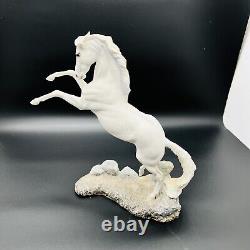 PORCELAIN SILVER HORSE PAMELA DU BOULAY FRANKLIN MINT 1992 Paladium 10.5x11