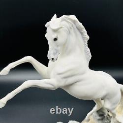 PORCELAIN SILVER HORSE PAMELA DU BOULAY FRANKLIN MINT 1992 Paladium 10.5x11