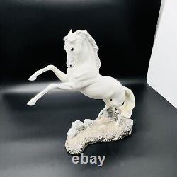 PORCELAIN SILVER HORSE PAMELA DU BOULAY FRANKLIN MINT 1992 Paladium 10.5x11