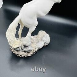 PORCELAIN SILVER HORSE PAMELA DU BOULAY FRANKLIN MINT 1992 Paladium 10.5x11