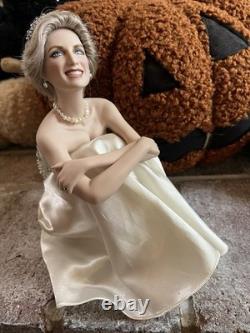 Portrait Of A Princess Diane Rare Sitting Franklin Mint Doll Crown Earrings NICE