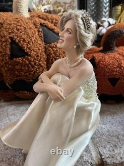 Portrait Of A Princess Diane Rare Sitting Franklin Mint Doll Crown Earrings NICE