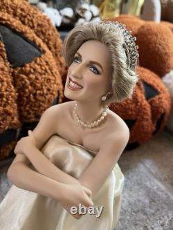 Portrait Of A Princess Diane Rare Sitting Franklin Mint Doll Crown Earrings NICE