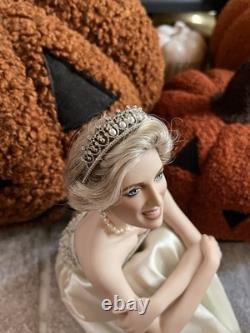 Portrait Of A Princess Diane Rare Sitting Franklin Mint Doll Crown Earrings NICE