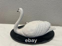 Pretty Vintage Porcelain Swans Under Her Wing Franklin Mint