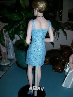 Price Reduced! FM Princess Diana Swan Lake 17 Porcelain Doll #0945/2000 LE