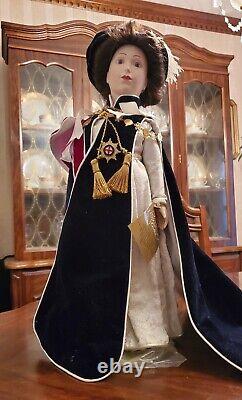 Queen Elizabeth II Porcelain Doll Franklin Mint INCLUDES Certificate/Letter