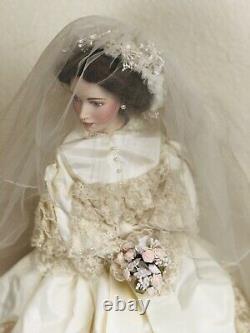 Queen Victoria Albert Museum Porcelain Bride Doll 24in Franklin Mint Heirloom