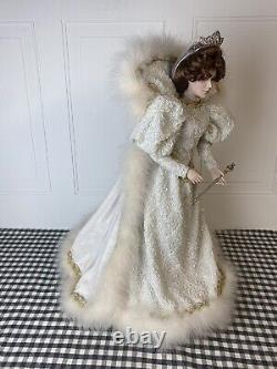 RARE Franklin Mint Tatiana, the princess of the ice palace porcelain doll