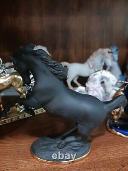 RARE Franklin Mint Treasury of Unicorns Black Basat Porcelain Withgold horn