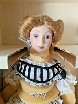 Rare FRANKLIN MINT HEIRLOOM Renata The Vienna Woods 17 Porcelain Doll NEW