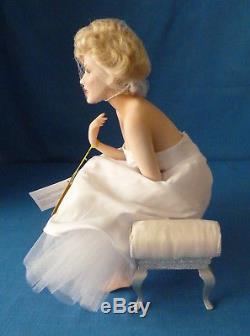 Rare Marilyn Monroe Seated Porcelain Portrait Doll Bench Franklin Mint 2001 7125