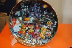 Set of 6 Franklin Mint Heirloom Collector Dog Plates by Bill Bell