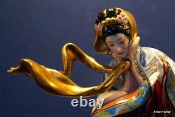 Stunning'Empress of The Snow' L/E Porcelain Model by The Franklin Mint