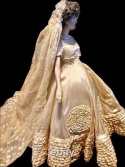 Stunning Vintage Franklin Mint JFK And Jaqueline Bouvier Porcelain Dolls