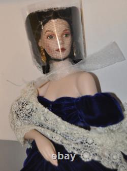 Super Rare Franklin Mint Scarlett Porcelain Portrait Doll with Column COA Box GWTW