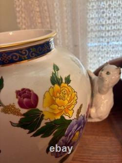 THE VASE OF THE IMPERIAL CATS BY TOSHIIHARU KITAGAWA WithPAPERWORK FRANKLIN MINT