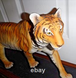 The Franklin Mint 1988 Porcelain Bengal Tiger ON THE PROWL by George McMonigle
