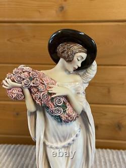 The Franklin Mint 1997 Tosca House Of Icart Hand Painted Porcelain Lady Figurine