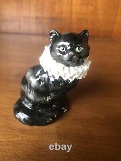 The Franklin Mint Curio Cabinet Cats Collection Porcelain Lace with Book