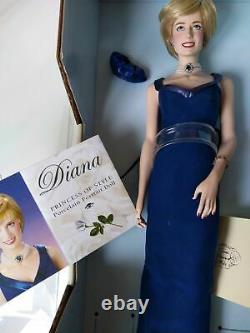 The Franklin Mint Diana Princess Of Wales Porcelain Portrait Doll In Box