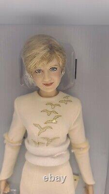 The Franklin Mint Diana Princess Of Wales Porcelain Portrait Doll NEW