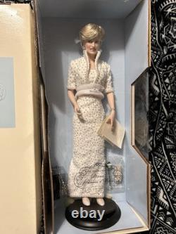 The Franklin Mint Diana Princess of Wales 16 Porcelain Doll with Stand NRFB