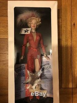 The Franklin Mint Marilyn Monroe Christmas Vinyl Portrait Collector Doll