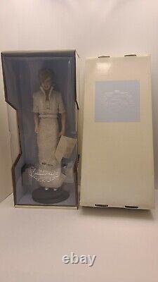 The Franklin Mint Princess Diana of Wales Porcelain Portrait Doll