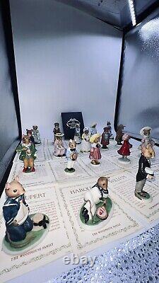 The Franklin Mint WOODMOUSE FAMILY 22 Porcelain Mouse Figures with Display Case