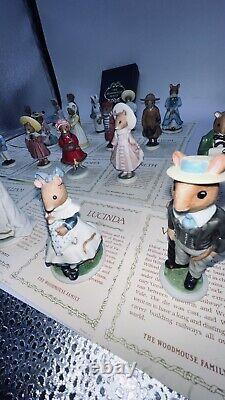 The Franklin Mint WOODMOUSE FAMILY 22 Porcelain Mouse Figures with Display Case
