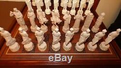 The Great Crusaders 32pc Delian Porcelain Chess Set