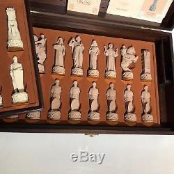 The Great Crusades Chess Set Franklin Mint Porcelain Pieces Leather Board 1992