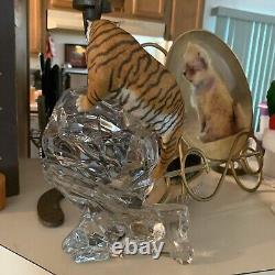 The Siberian Tiger Figurine with Lead Crystal Base 1995 Franklin Mint Great Cond