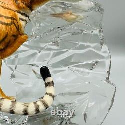 The Siberian Tiger Figurine with Lead Crystal Base 1995 Franklin Mint Great Cond
