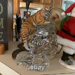 The Siberian Tiger Figurine with Lead Crystal Base 1995 Franklin Mint Great Cond