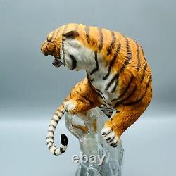 The Siberian Tiger Figurine with Lead Crystal Base 1995 Franklin Mint Great Cond