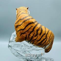 The Siberian Tiger Figurine with Lead Crystal Base 1995 Franklin Mint Great Cond